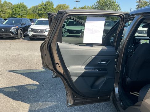 Certified 2026 Nissan Kicks SV FWD image 23