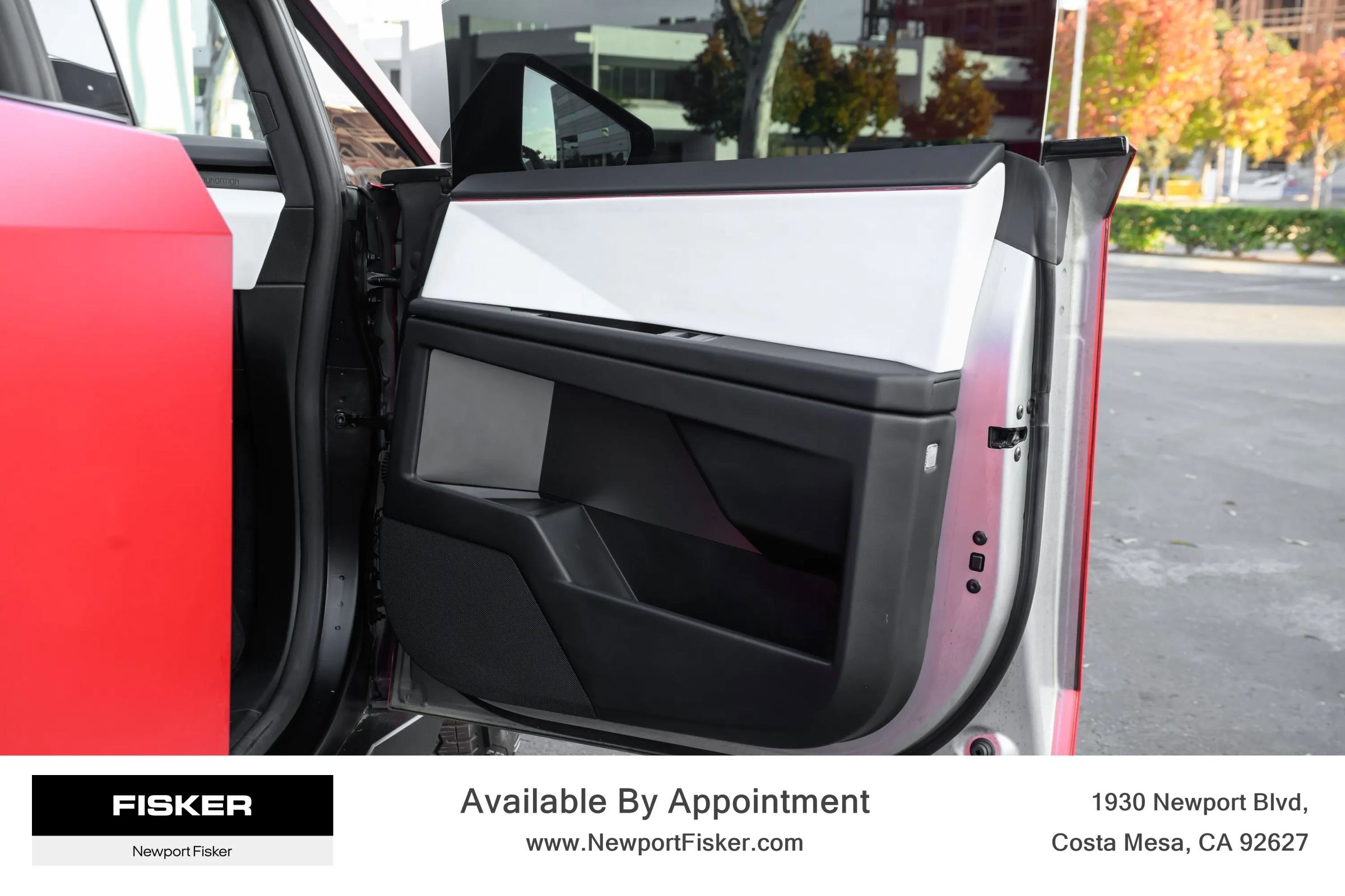 Used 2024 Tesla Cybertruck AWD Crew Cab image 29