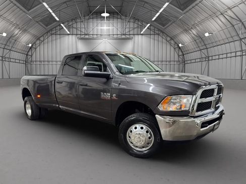 Used 2016 RAM 3500 Tradesman w/ Chrome Appearance Group AWD/4WD image 7