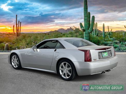 Used 2007 Cadillac XLR RWD image 5