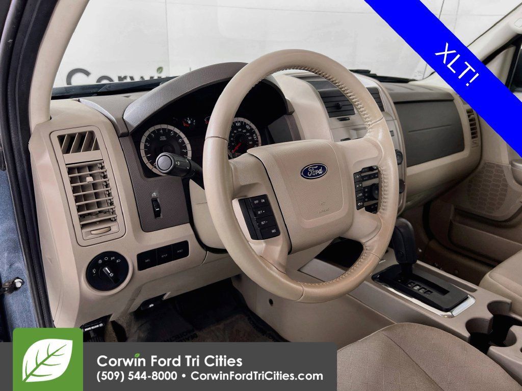 Used 2010 Ford Escape XLT AWD/4WD image 3