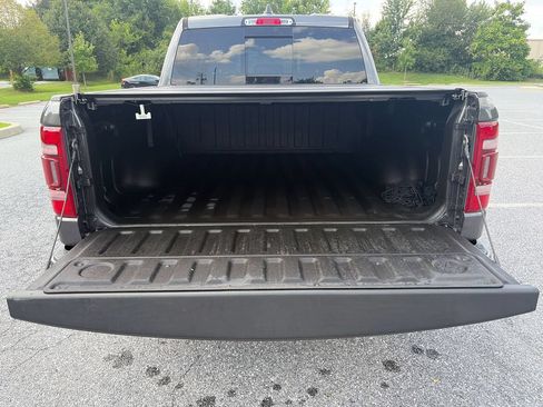 Used 2022 RAM 1500 Laramie AWD/4WD image 12