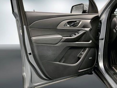 Used 2023 Chevrolet Traverse LT w/ LT Premium Package image 20