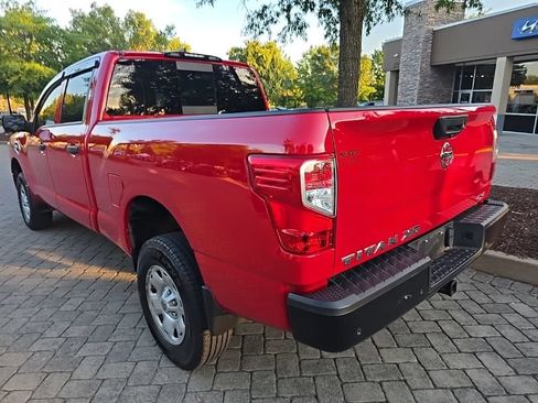 Used 2022 Nissan Titan S AWD/4WD image 6