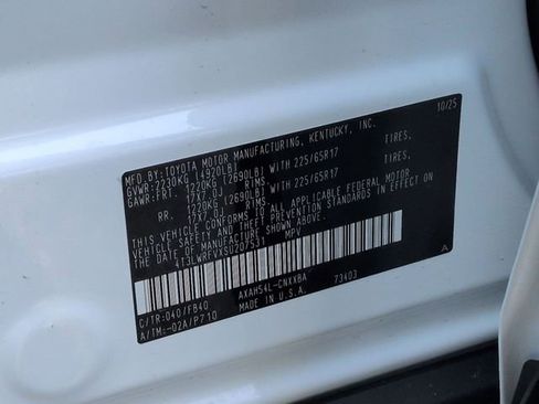 Certified 2025 Toyota RAV4 LE image 31