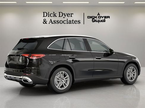 Used 2025 Mercedes-Benz GLC 300 image 9