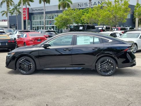New 2027 Nissan Sentra SR w/ Floor Mat Package FWD image 9