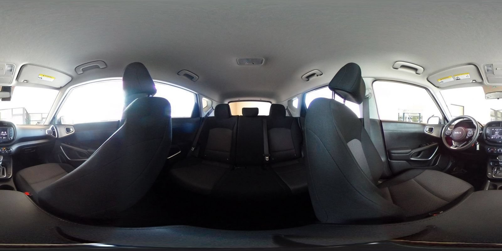 Used 2025 Kia Soul LX w/ LX Technology Package FWD image 39