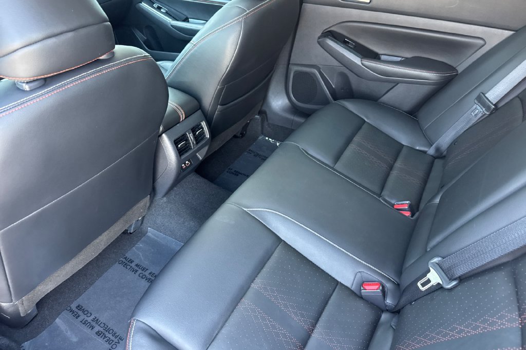 Used 2023 Nissan Altima 2.0 SR FWD image 11