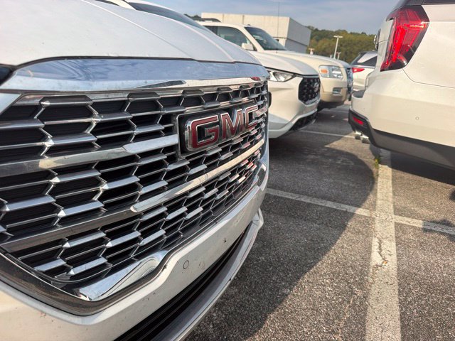 Used 2023 GMC Terrain Denali w/ LPO, Floor Liner Package AWD/4WD image 9