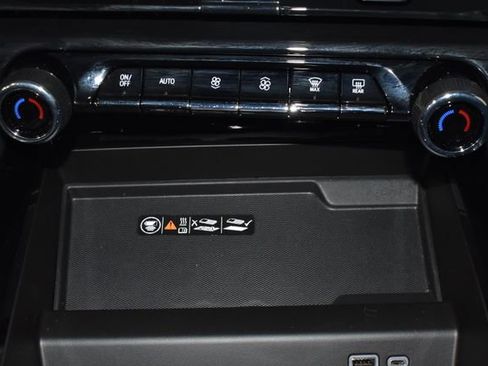 Used 2025 Chevrolet Tahoe Z71 image 18