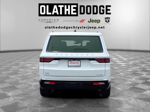 Used 2024 Jeep Wagoneer Series II AWD/4WD image 28