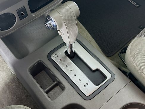 Used 2013 Nissan Frontier SV image 23