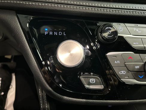 New 2026 Chrysler Pacifica Limited image 18