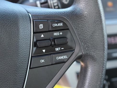 Used 2017 Hyundai Sonata SE image 19