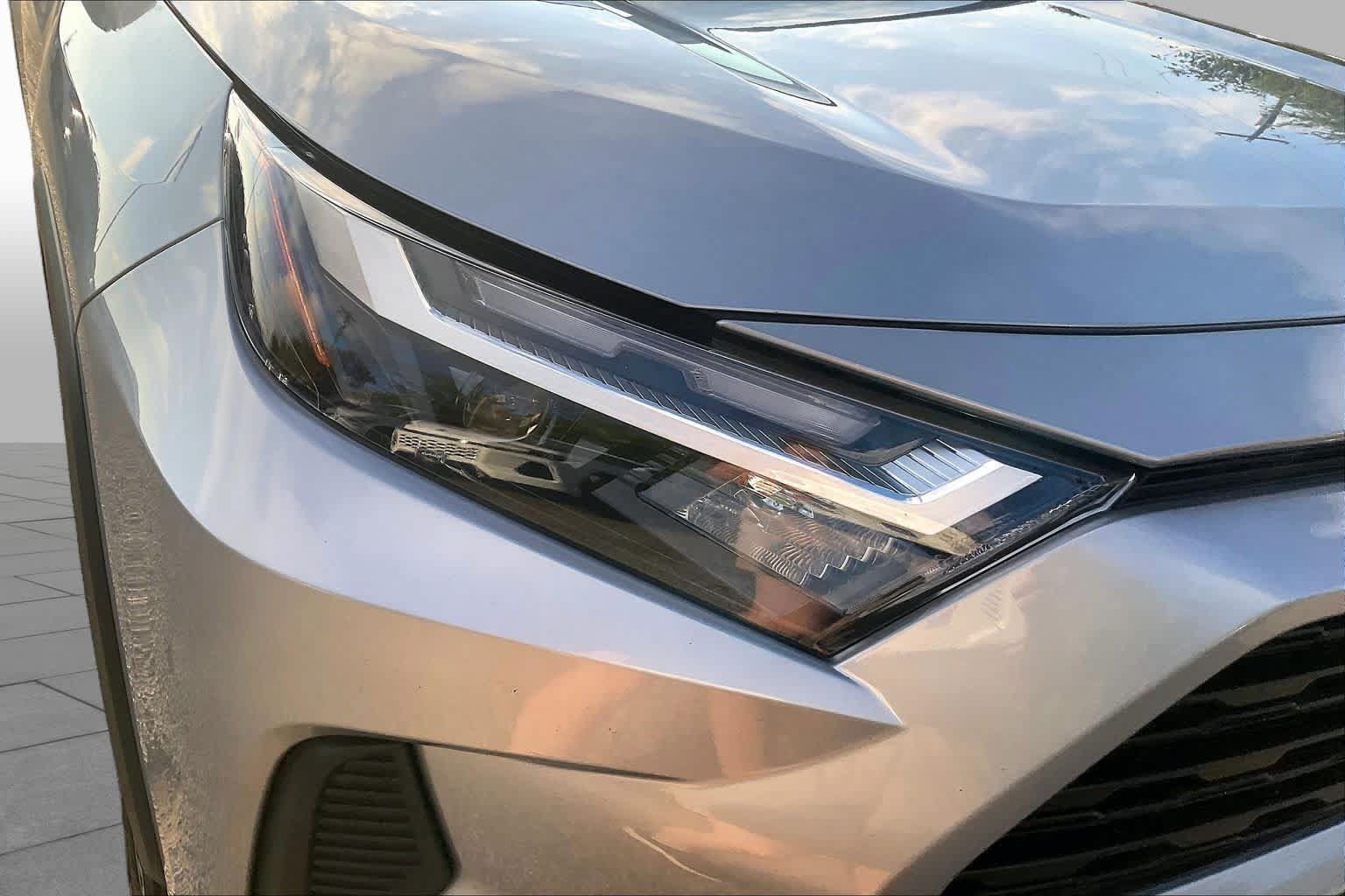 Used 2025 Toyota RAV4 XLE FWD image 27