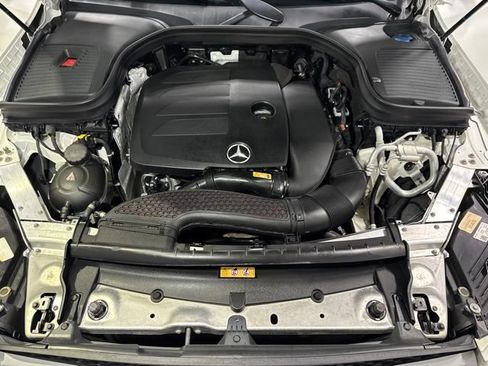 Used 2020 Mercedes-Benz GLC 300 4MATIC image 10
