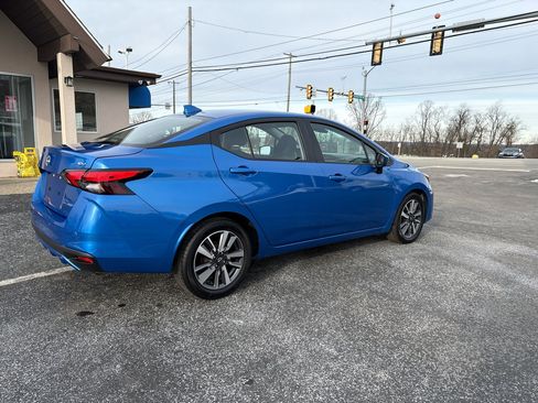 Used 2023 Nissan Versa SV image 5