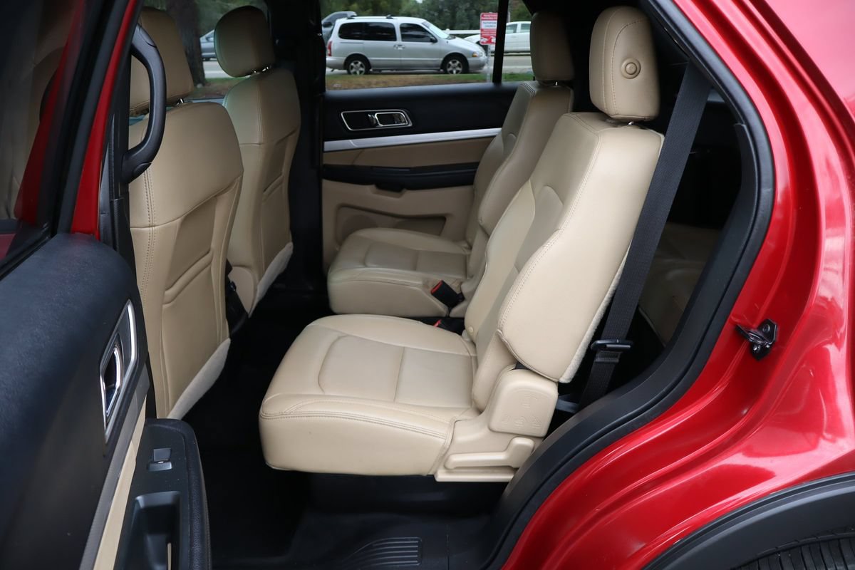 Used 2016 Ford Explorer XLT w/ Equipment Group 202A AWD/4WD image 20