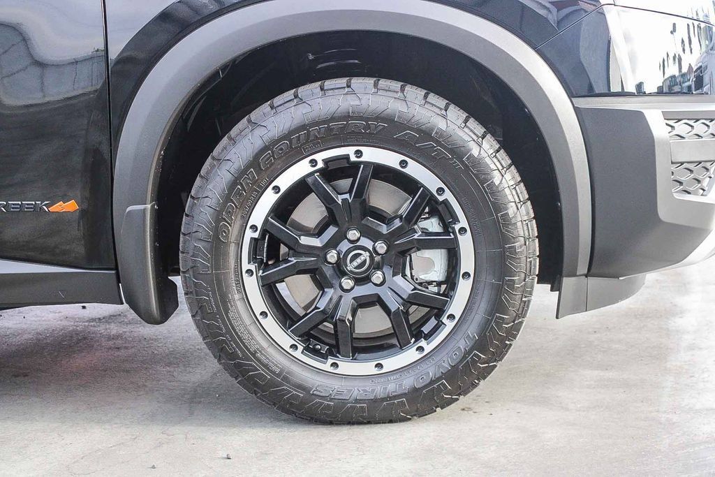 Used 2025 Nissan Pathfinder Rock Creek AWD/4WD image 11