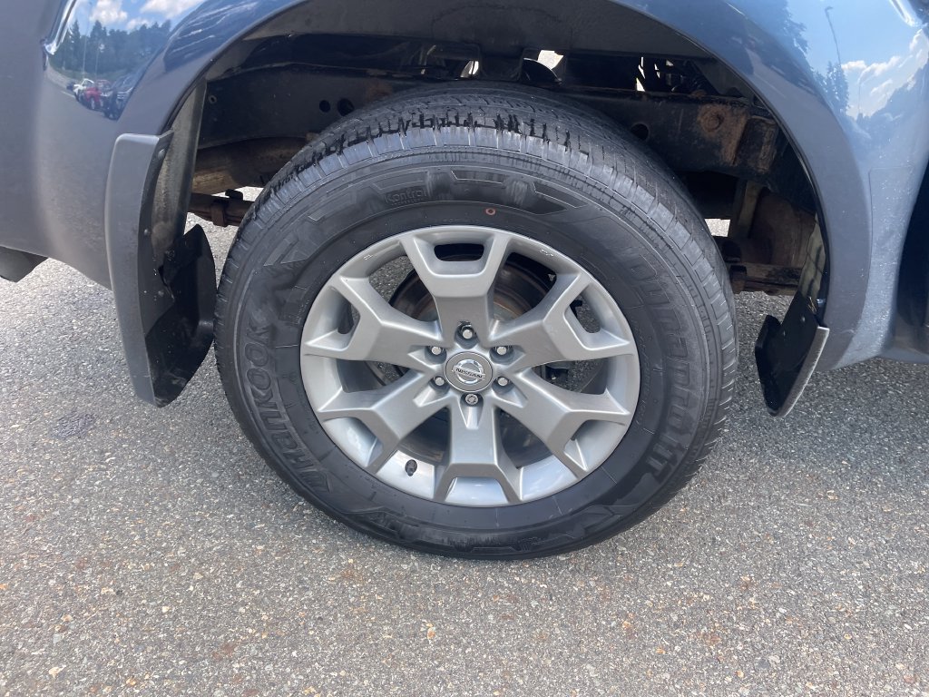 Used 2021 Nissan Frontier SV AWD/4WD image 15