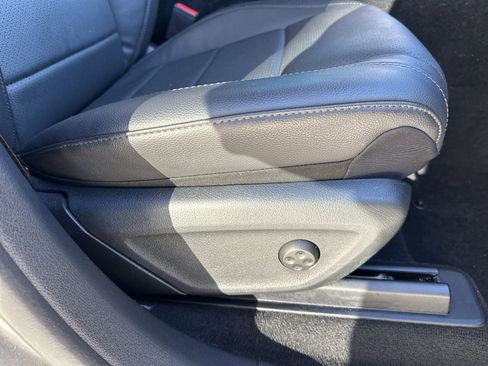 Used 2024 Mercedes-Benz GLE 350 4MATIC image 35