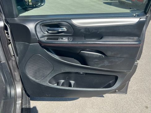 Used 2019 Dodge Grand Caravan GT FWD image 26