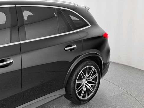 Used 2024 Mercedes-Benz GLC 43 AMG 4MATIC image 43