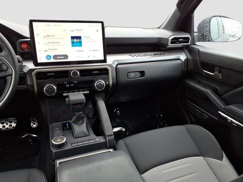 Used 2024 Toyota Tacoma TRD Sport image 38