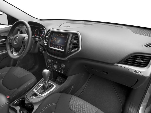 Used 2017 Jeep Cherokee Latitude FWD image 20
