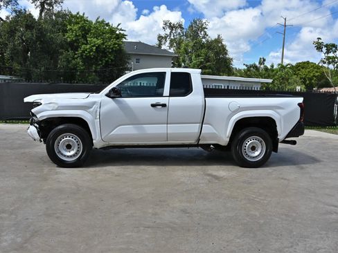 Used 2024 Toyota Tacoma SR image 7