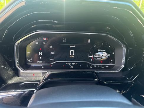 Used 2024 GMC Sierra 1500 SLT w/ SLT Premium Package AWD/4WD image 32