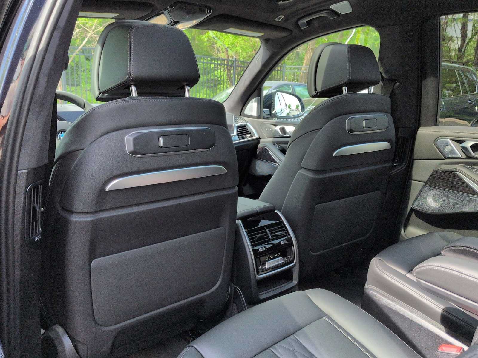 Used 2027 BMW X7 xDrive40i w/ Executive Package AWD/4WD image 19