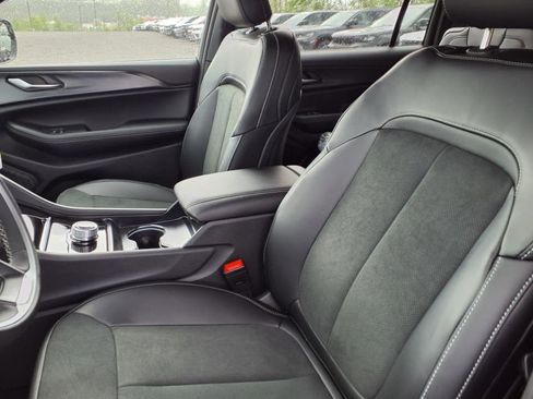 New 2025 Jeep Grand Cherokee L Altitude image 5