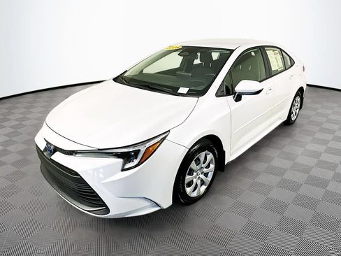 Used 2025 Toyota Corolla Hybrid Sedan FWD image 5
