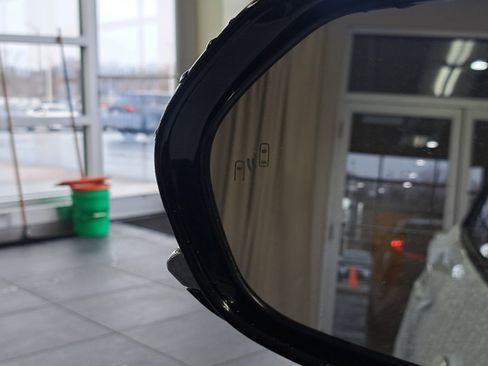 Used 2020 Toyota Prius Prime LE image 30