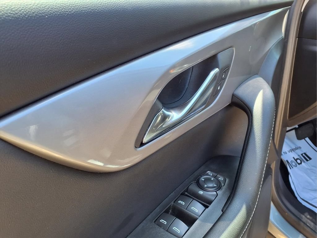 Used 2025 Chevrolet Blazer LT FWD image 17