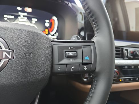 New 2026 Nissan Pathfinder Platinum image 18