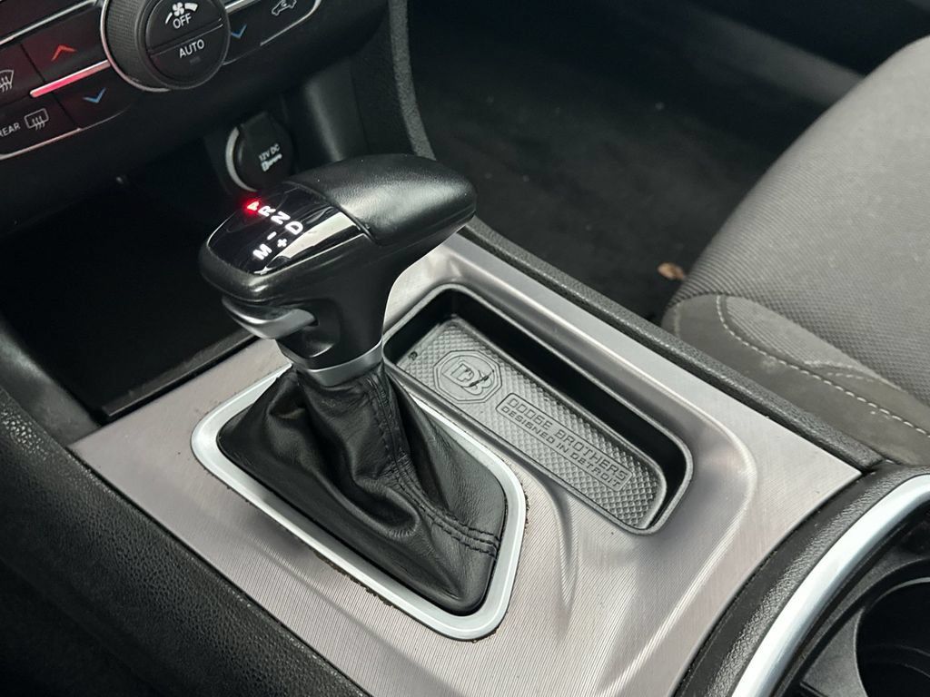 Used 2022 Dodge Charger SXT AWD/4WD image 19