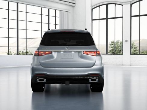 New 2026 Mercedes-Benz GLS 580 4MATIC image 8