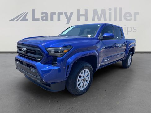 Certified 2025 Toyota Tacoma SR5 AWD/4WD image 1