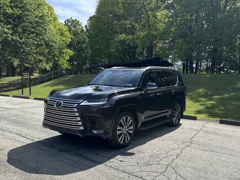 Used 2026 Lexus LX 700h Luxury AWD/4WD image 8