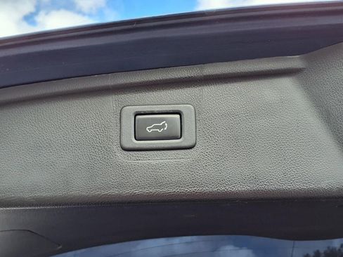 Used 2019 Subaru Outback 2.5i Limited AWD/4WD image 19