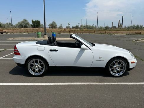 Used 1999 Mercedes-Benz SLK 230 image 4