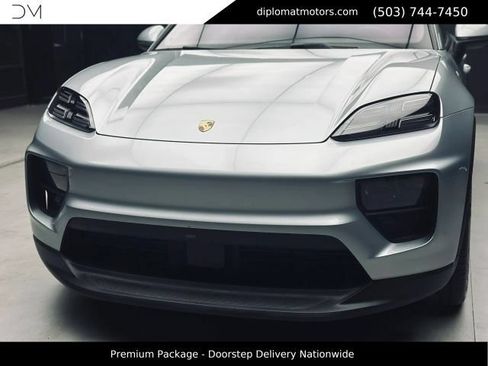 Used 2025 Porsche Macan 4 Electric w/ Premium Package AWD/4WD image 14