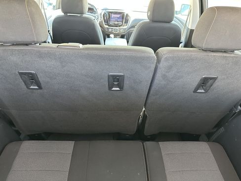 Certified 2021 Chevrolet Traverse LS FWD image 24