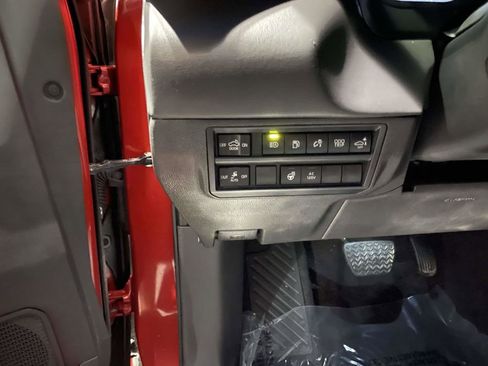 Used 2025 Toyota Tundra Platinum AWD/4WD image 31