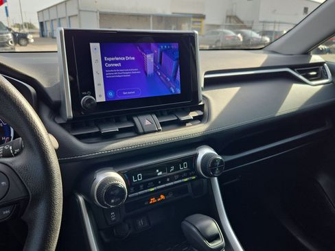 Used 2024 Toyota RAV4 XLE image 23