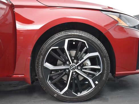 New 2025 Nissan Altima 2.5 SR image 6