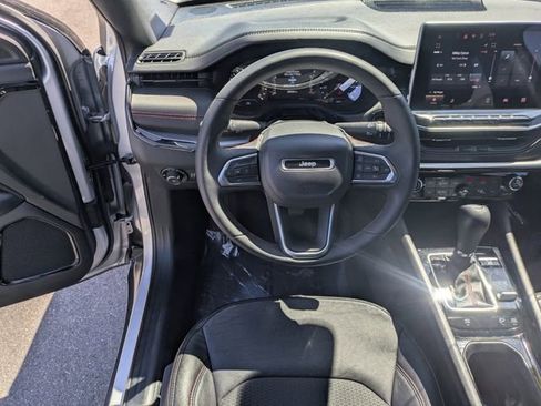 Used 2024 Jeep Compass Trailhawk AWD/4WD image 18